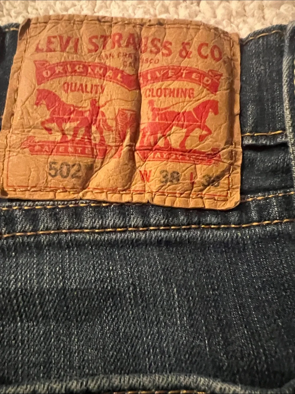 Levi's Men's Straight Jeans in Medium Blue Wash